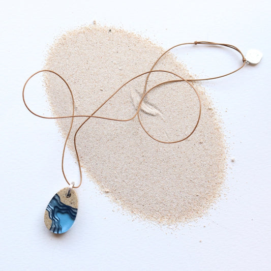 BOLD B COVE NECKLACE - ULTRAMARINE