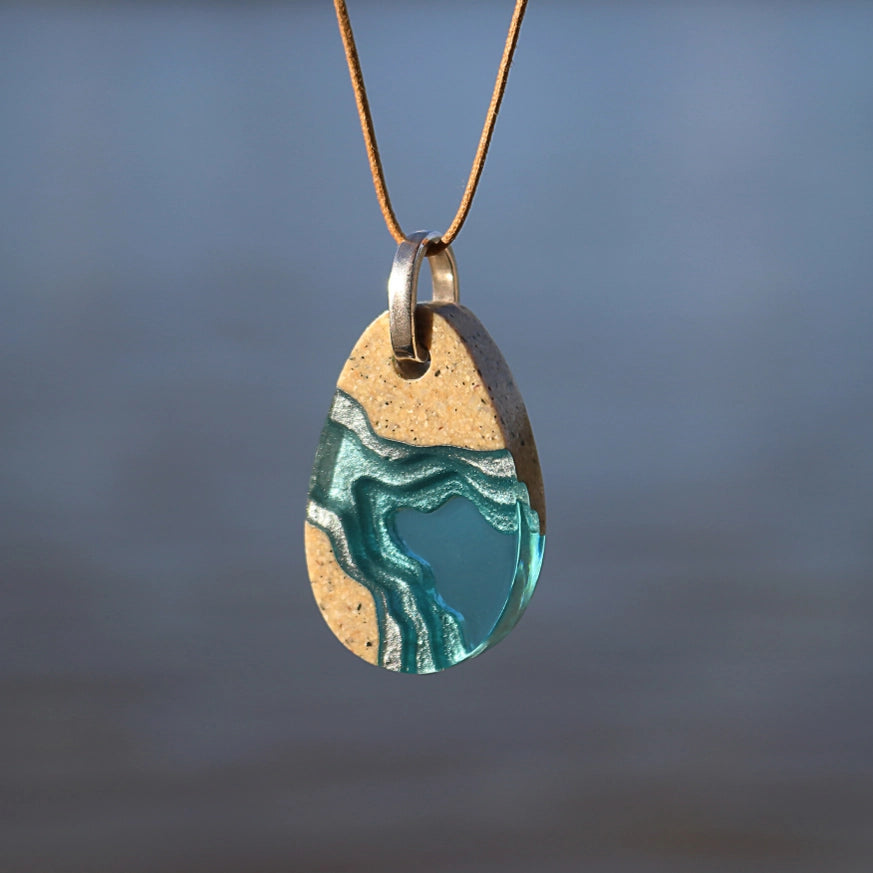 BOLD B COVE NECKLACE - AQUA