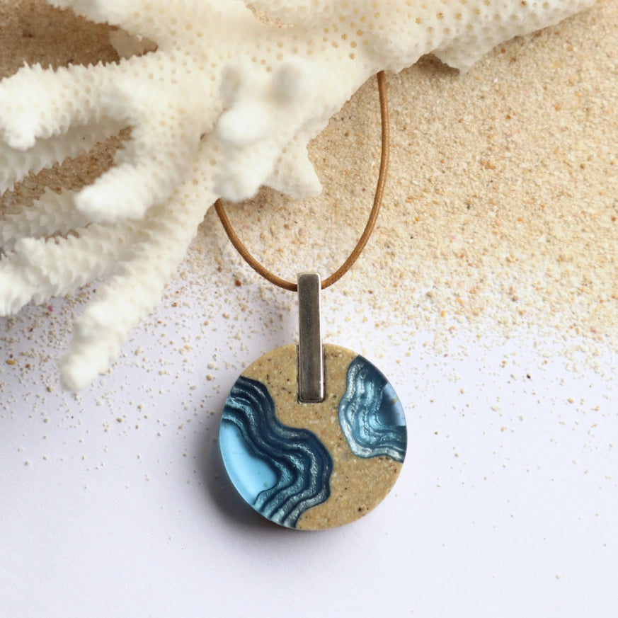 BOLD B ISTHMUS NECKLACE - ULTRAMARINE