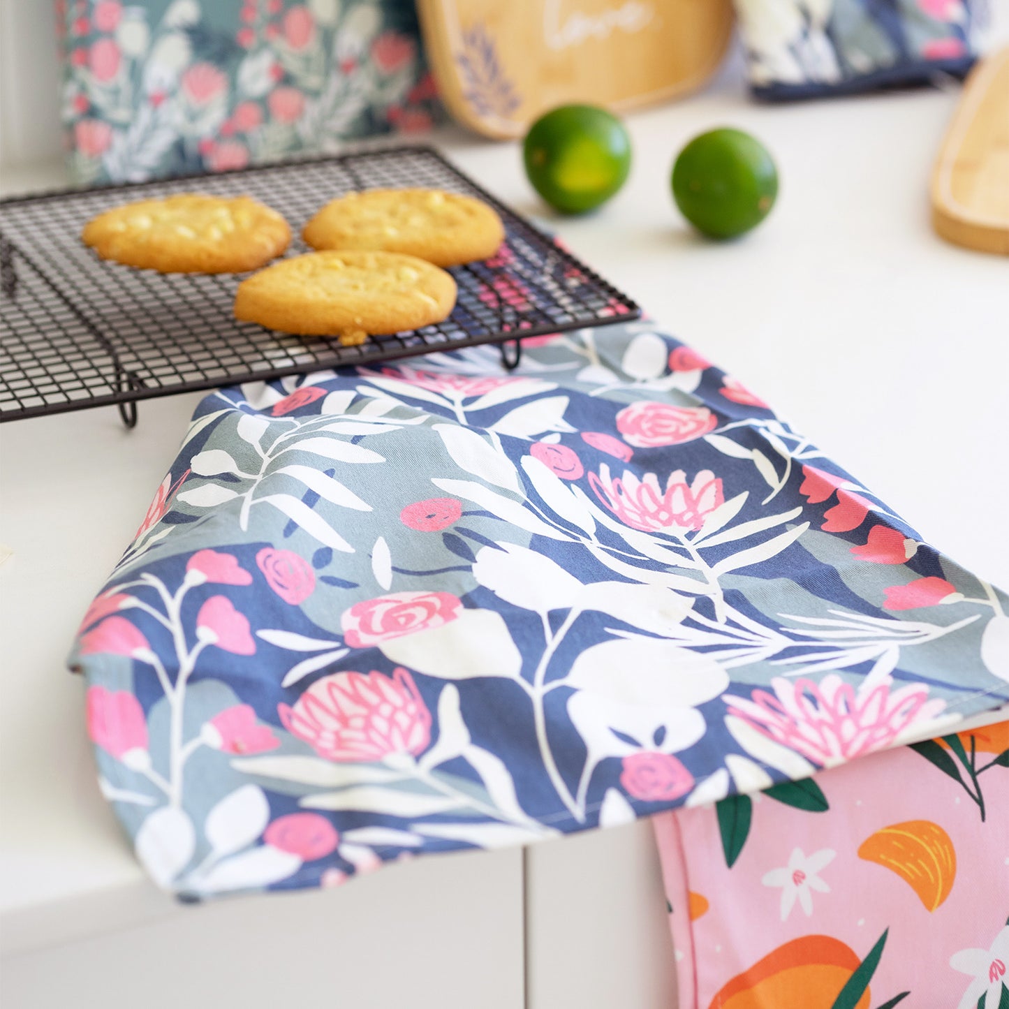 MADE WITH LOVE TEA TOWEL - FLORAL