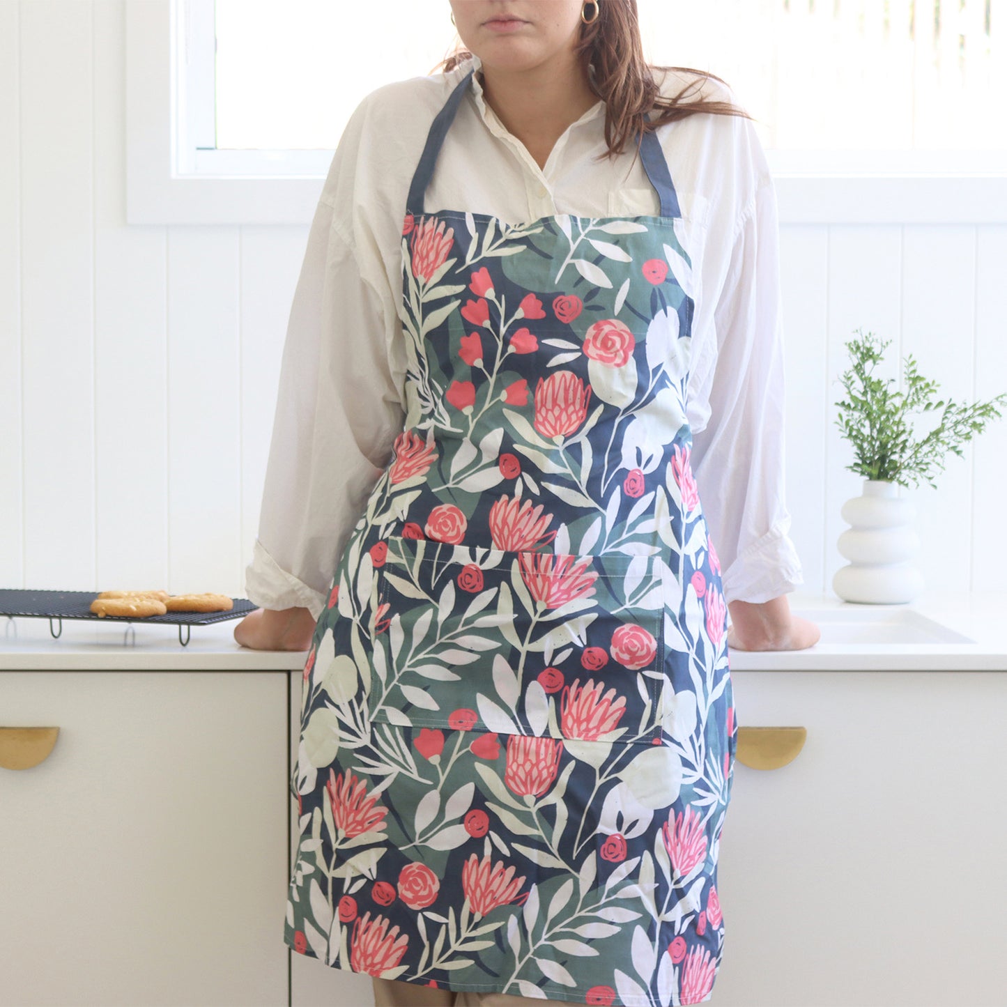 MADE WITH LOVE APRON - FLORAL