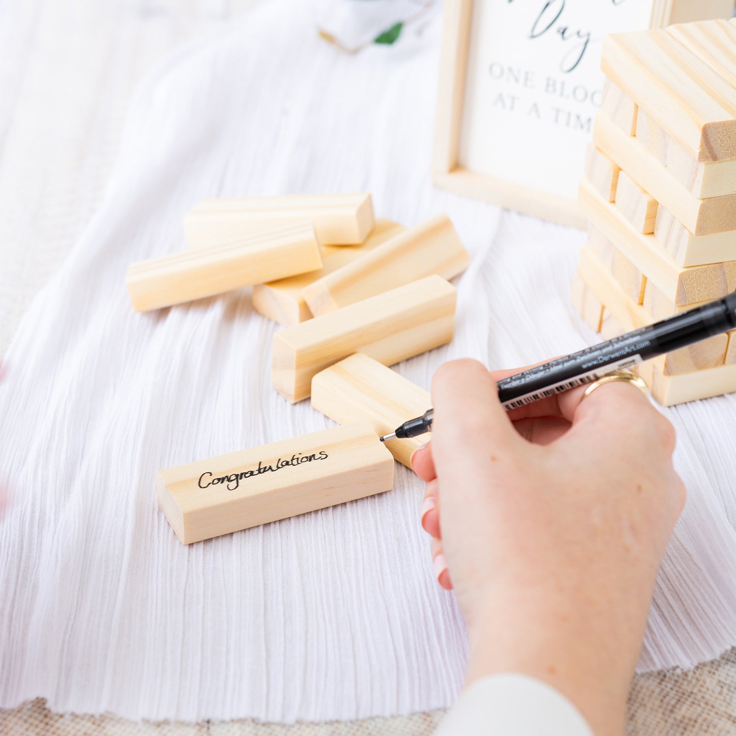 WEDDING SIGNATURE JUMBLING TOWER